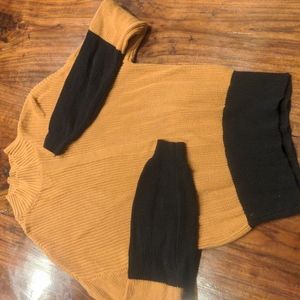 Who what wear- Large - dolman sleeve sweater gold and black